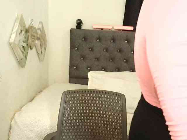 JoanaQueens webcam