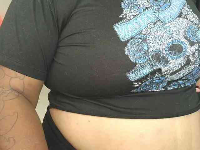 JoanaQueens webcam