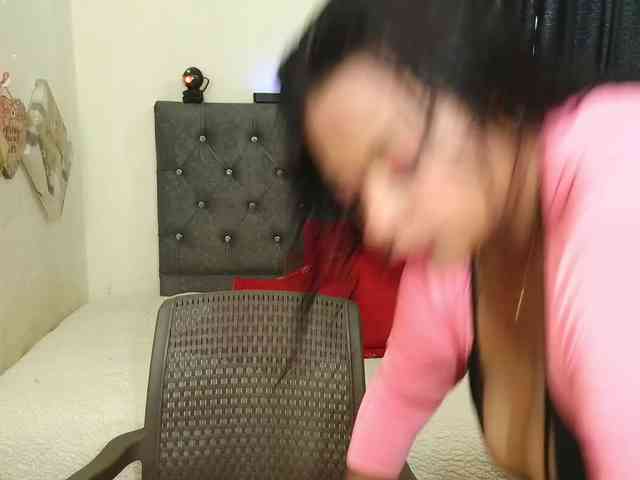 JoanaQueens webcam