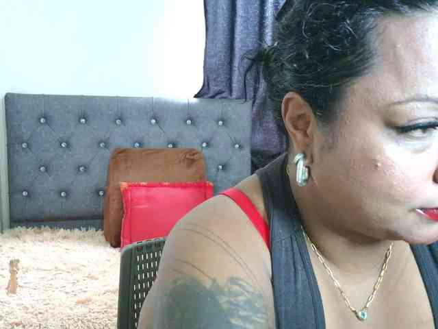 JoanaQueens webcam