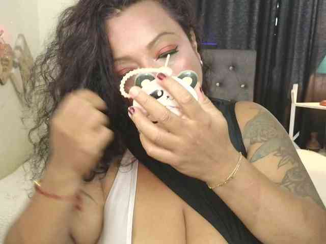 JoanaQueens webcam
