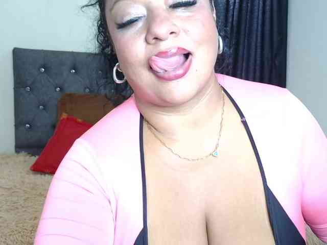 JoanaQueens webcam