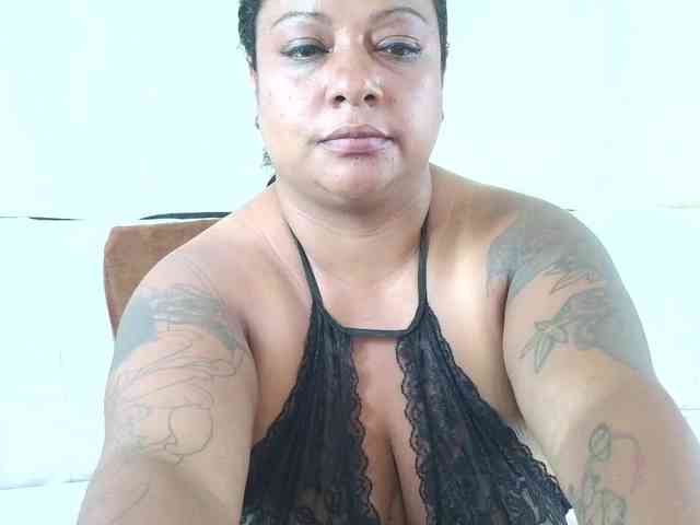 JoanaQueens webcam
