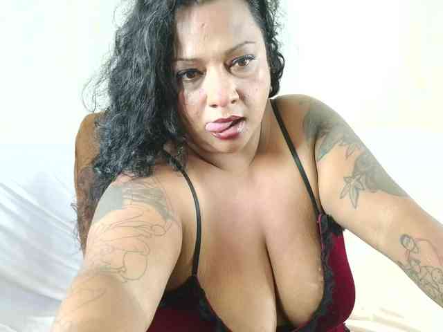 JoanaQueens webcam