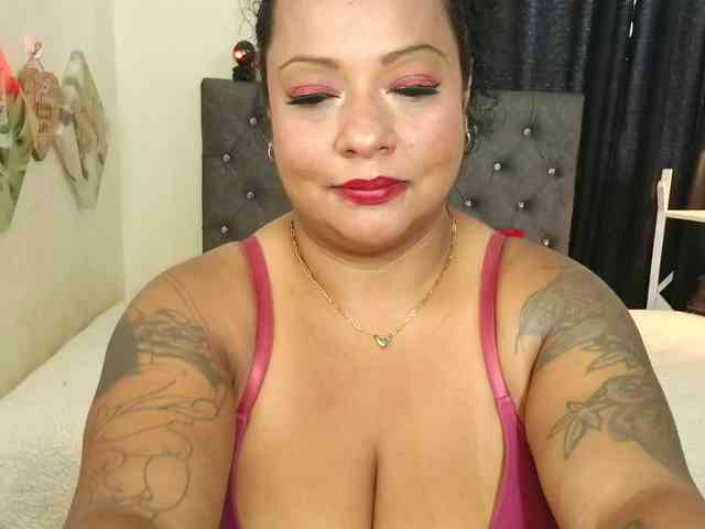 JoanaQueens webcam