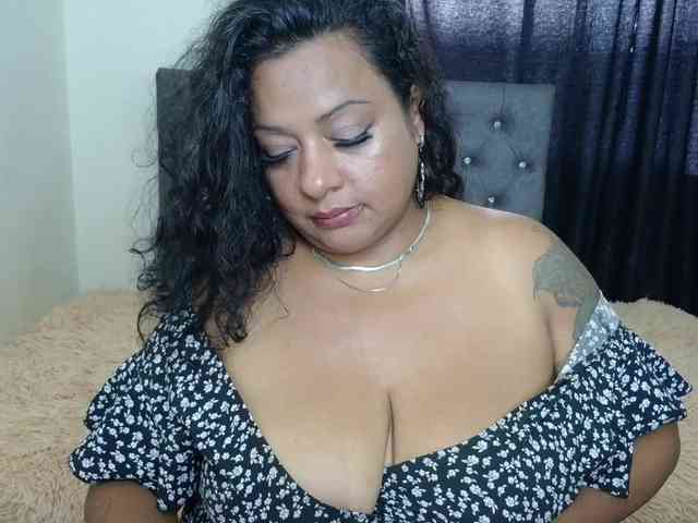 JoanaQueens webcam