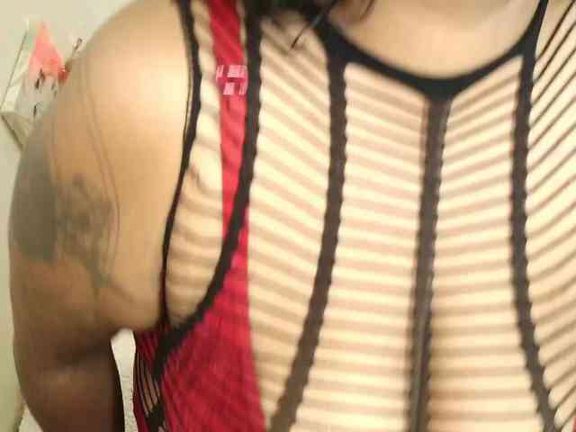 JoanaQueens webcam