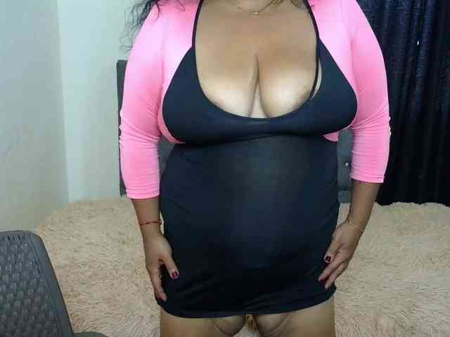 JoanaQueens webcam