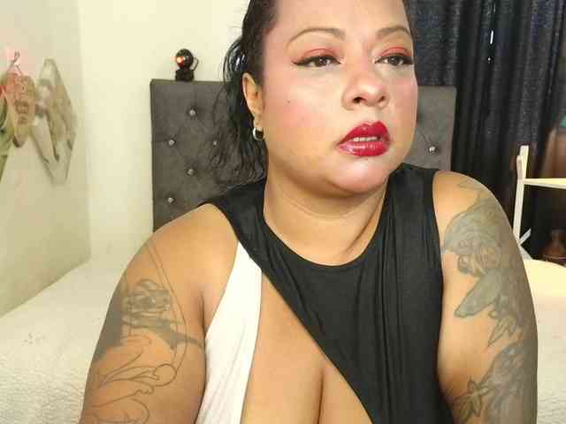 JoanaQueens webcam