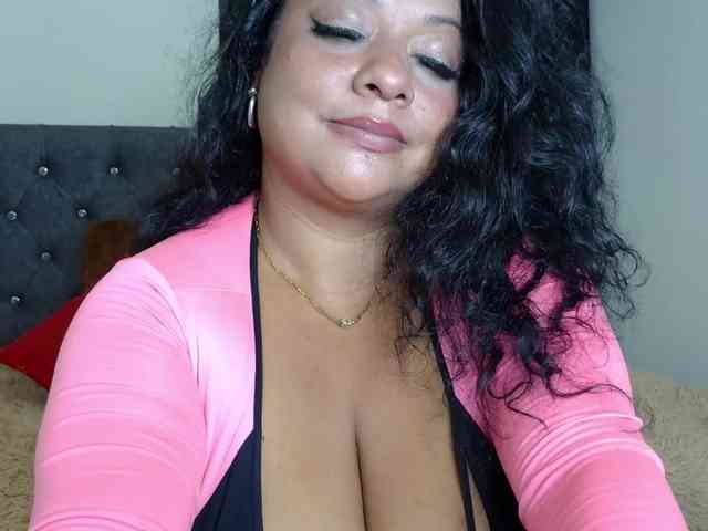JoanaQueens webcam