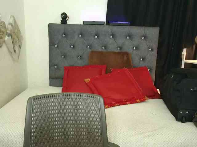 JoanaQueens webcam