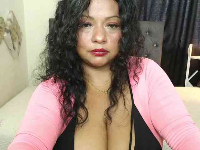 JoanaQueens webcam