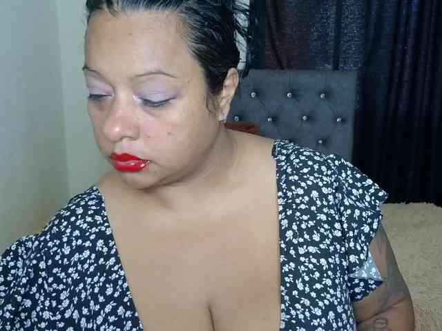 JoanaQueens webcam