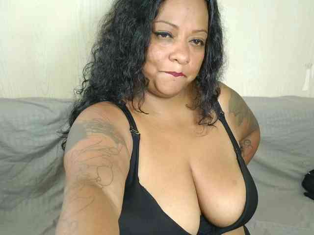 JoanaQueens webcam