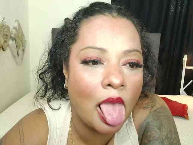 JoanaQueens webcam