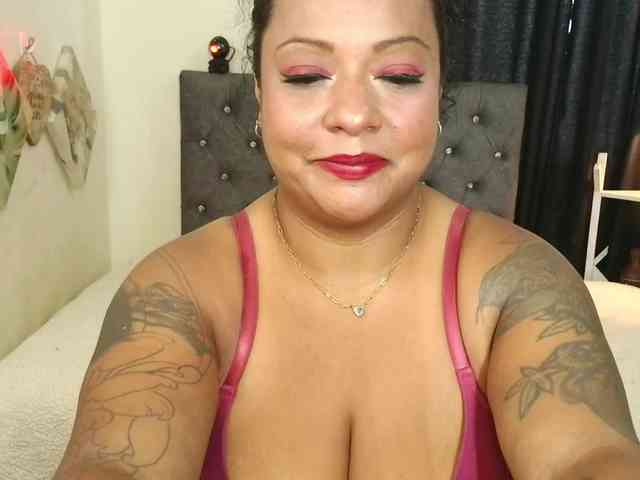 JoanaQueens webcam