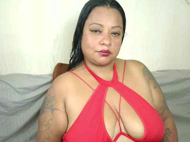 JoanaQueens webcam