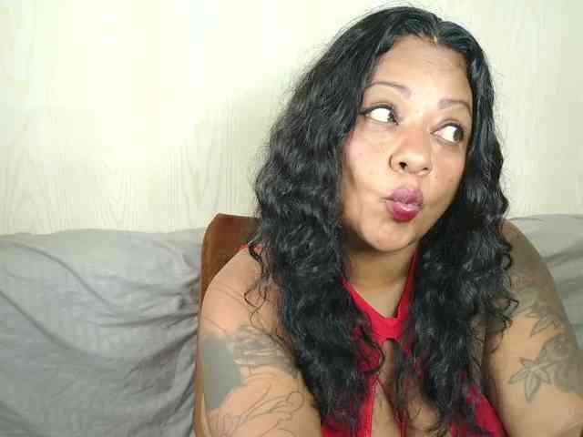 JoanaQueens webcam