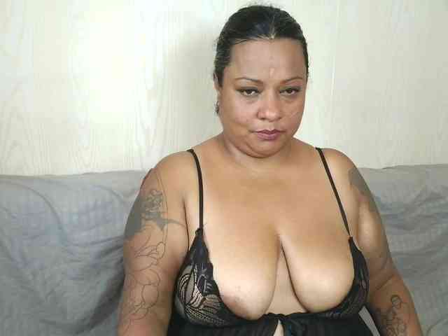 JoanaQueens webcam