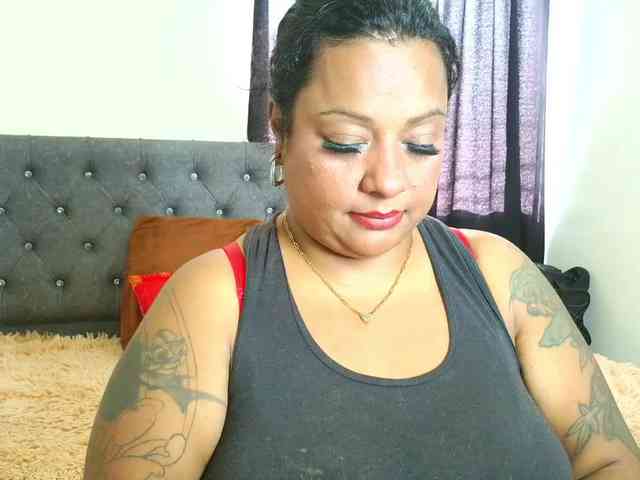JoanaQueens webcam