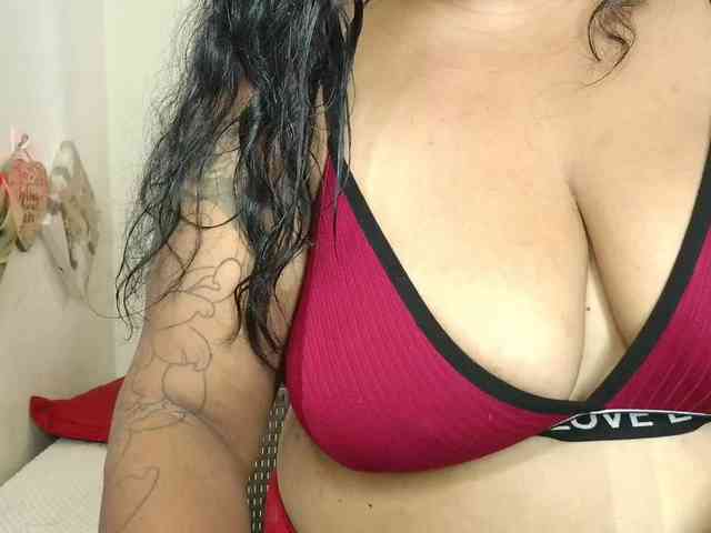 JoanaQueens webcam