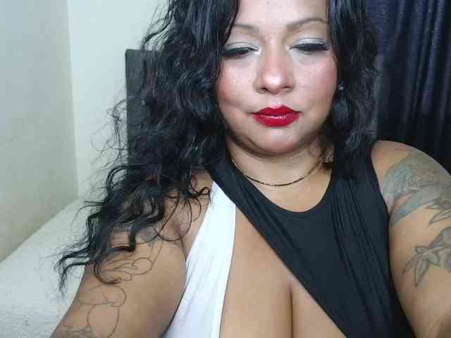 JoanaQueens webcam