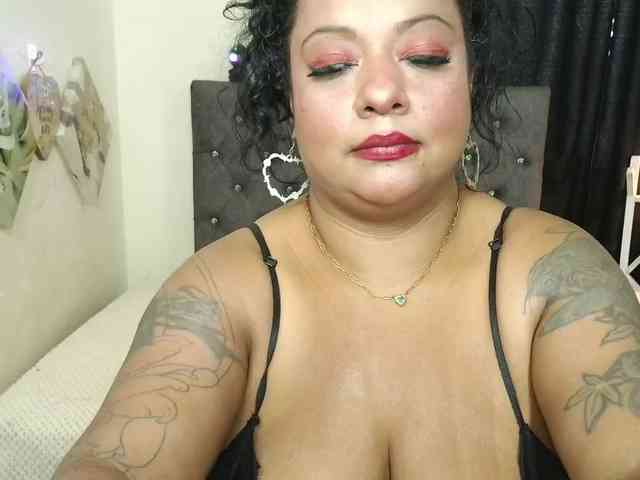 JoanaQueens webcam