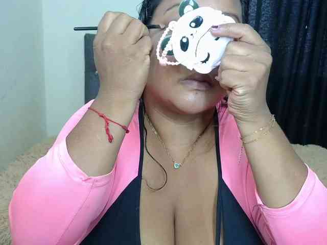 JoanaQueens webcam