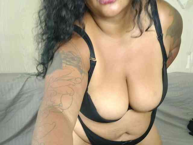 JoanaQueens webcam