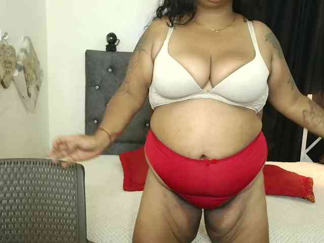 JoanaQueens webcam