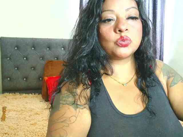 JoanaQueens webcam