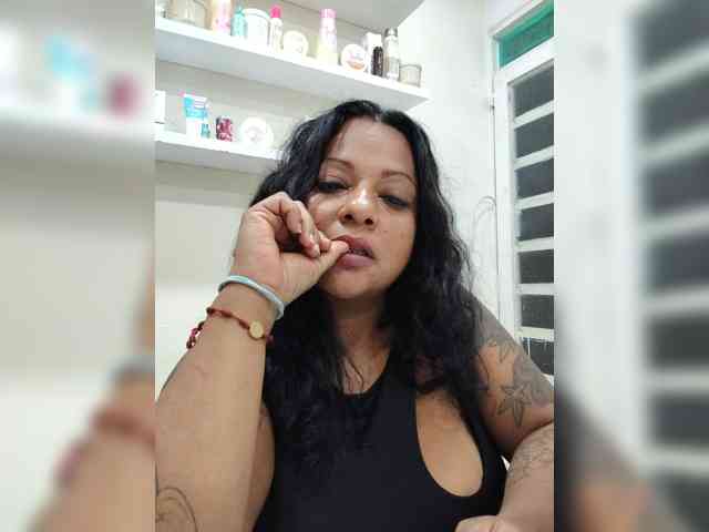 JoanaQueens webcam