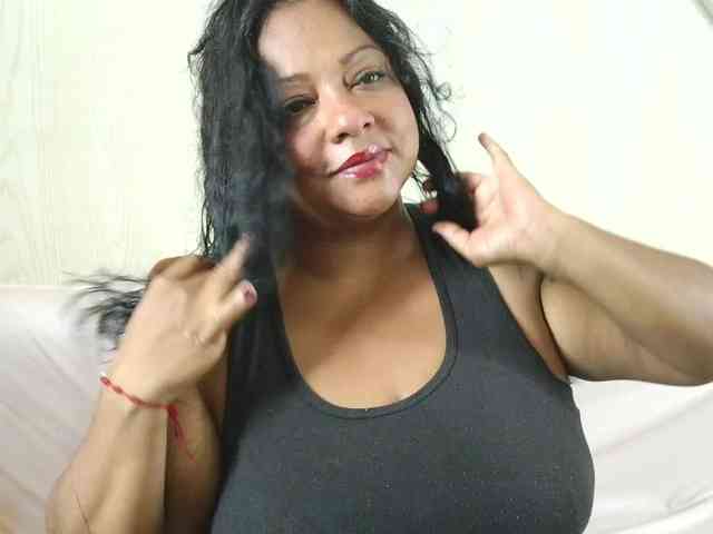 JoanaQueens webcam