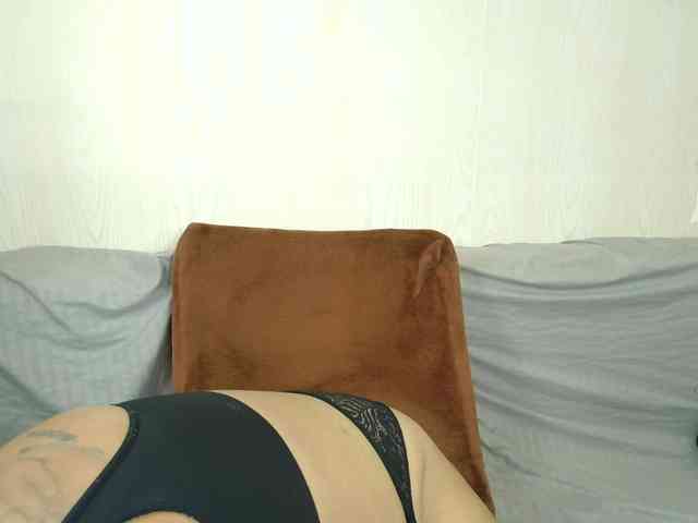 JoanaQueens webcam