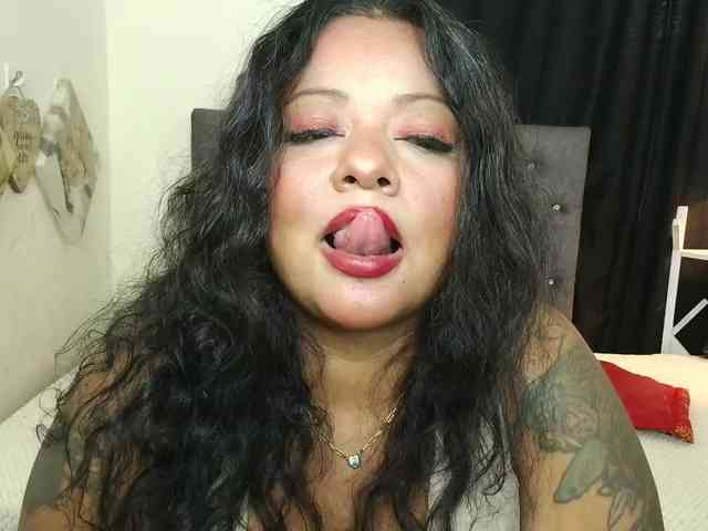 JoanaQueens webcam