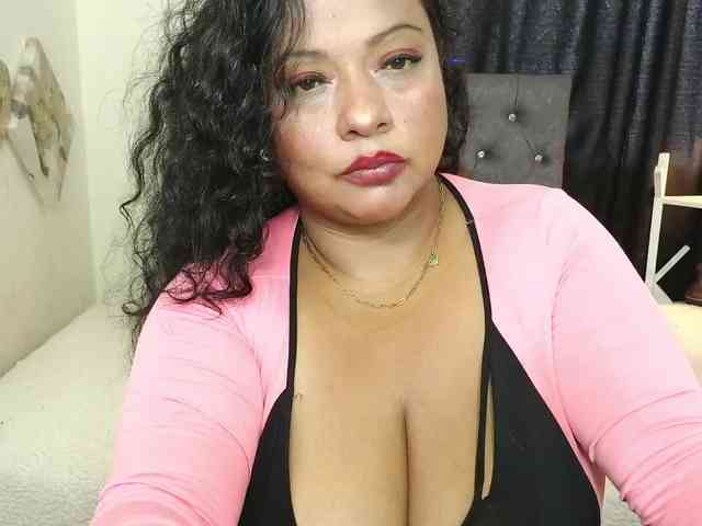 JoanaQueens webcam