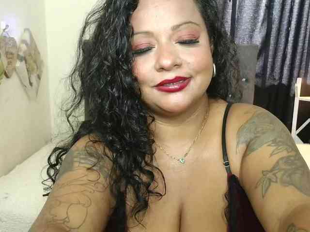 JoanaQueens webcam