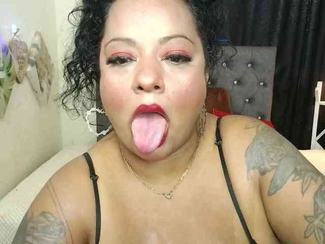 JoanaQueens webcam