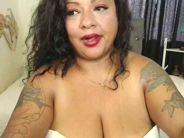 JoanaQueens webcam