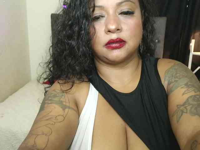 JoanaQueens webcam