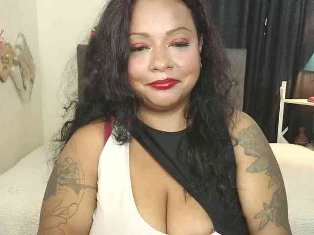 JoanaQueens webcam
