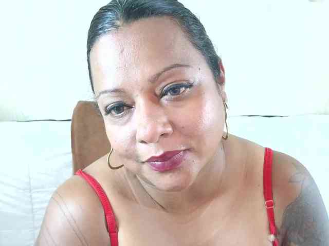 JoanaQueens webcam