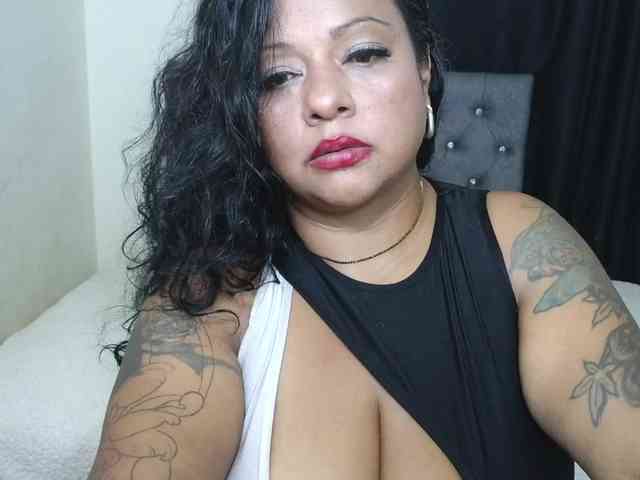 JoanaQueens webcam