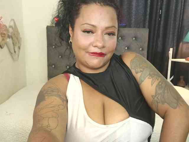 JoanaQueens webcam