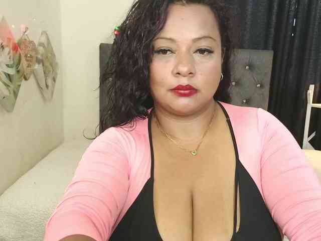 JoanaQueens webcam