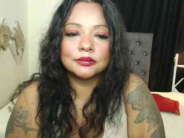 JoanaQueens webcam
