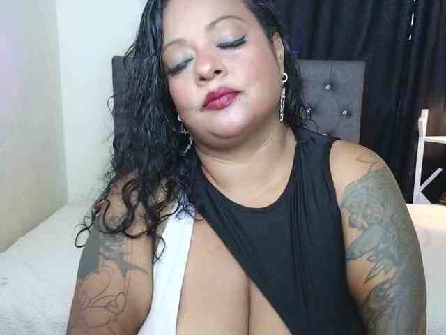 JoanaQueens webcam
