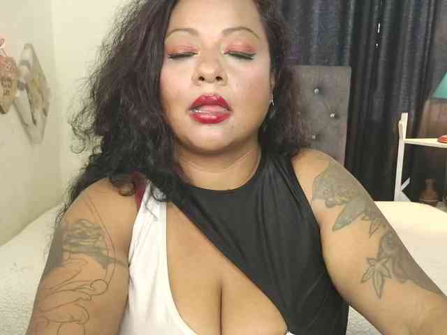 JoanaQueens webcam