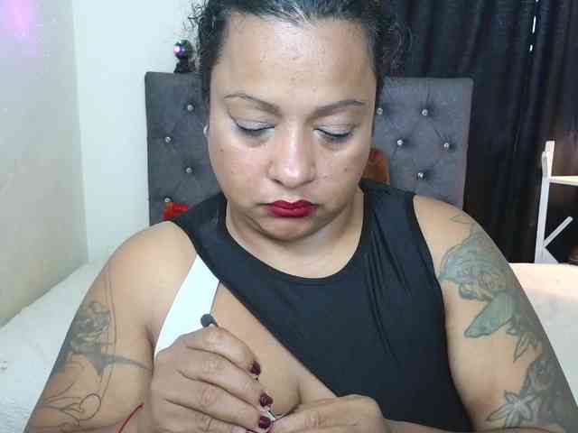 JoanaQueens webcam