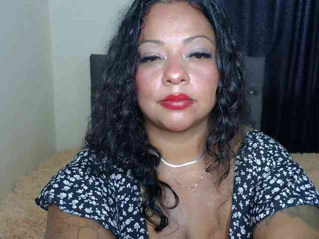 JoanaQueens webcam